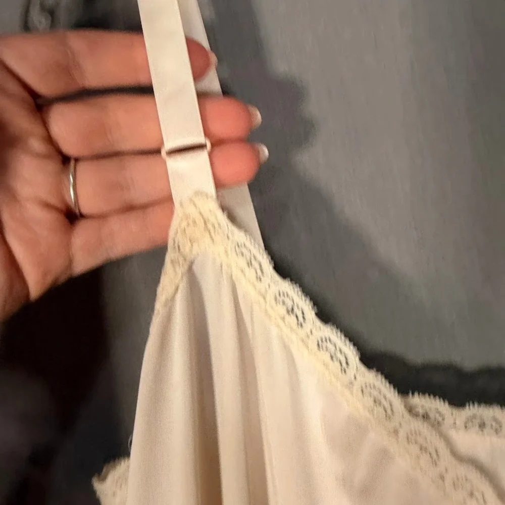 Shadowline Vintage Beige Lace Trim Slip Dress Sz 38 L Tall Nightie Babydoll Y2K - Picture 9 of 11